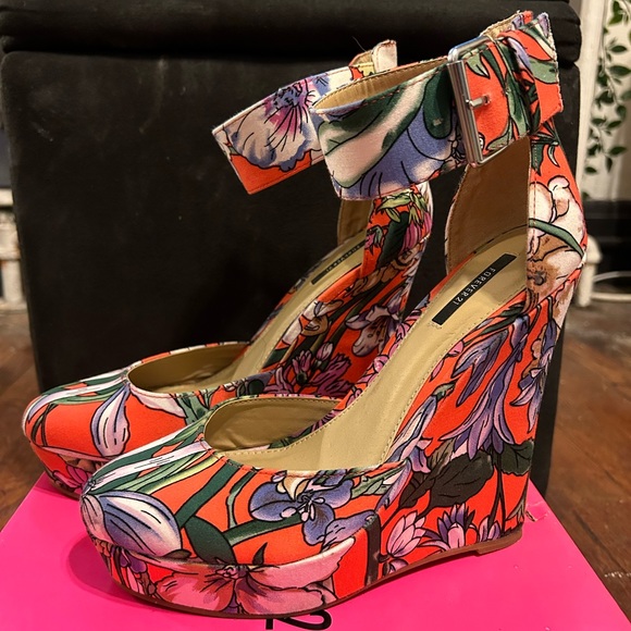 Floral print wedge heel - Picture 2 of 2